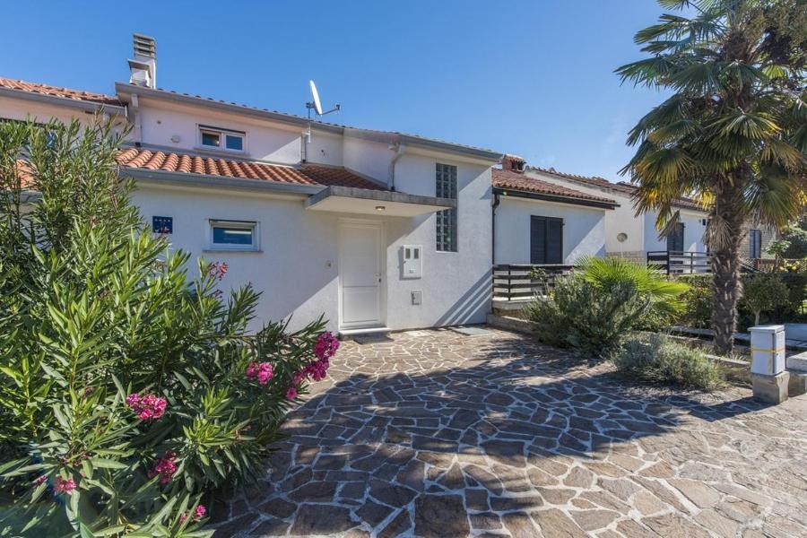 Vila Pietra Dajla Exteriér fotografie